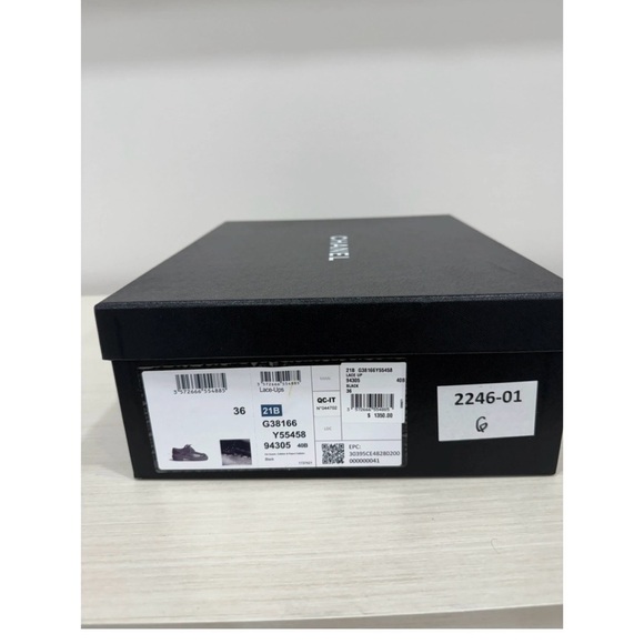 CHANEL Women's Black Quilted Lace-Up Loafers - Picture 3 of 4